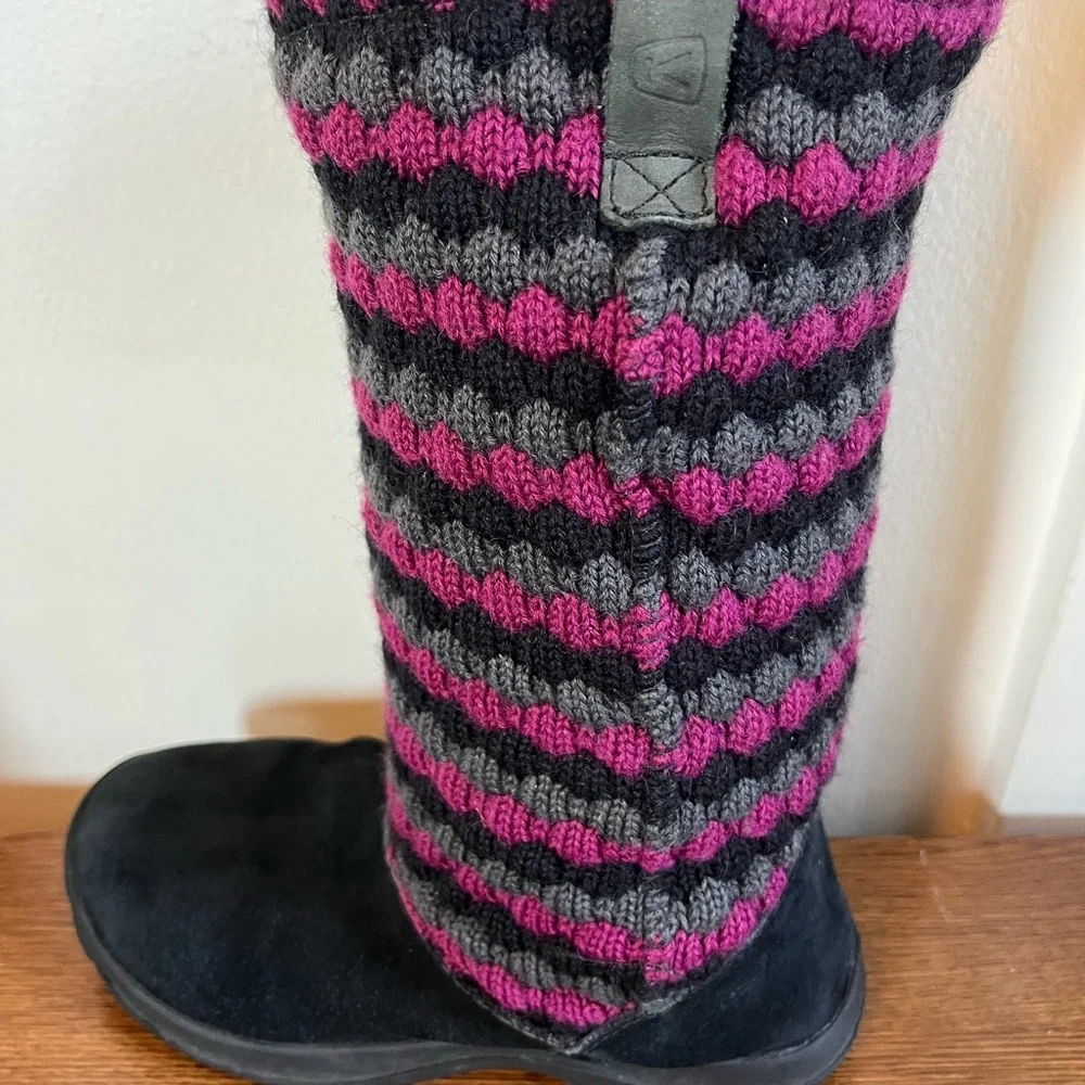 KEEN Black and Pink Boots Ripple Striped Knit Boots, Girls Sz 3